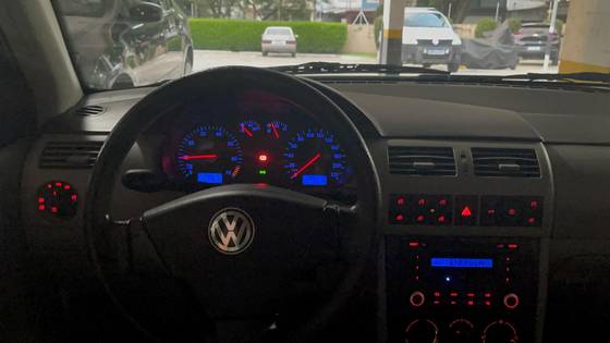 VOLKSWAGEN PARATI 1.8 MI TOUR 8V GASOLINA 4P MANUAL G.III
